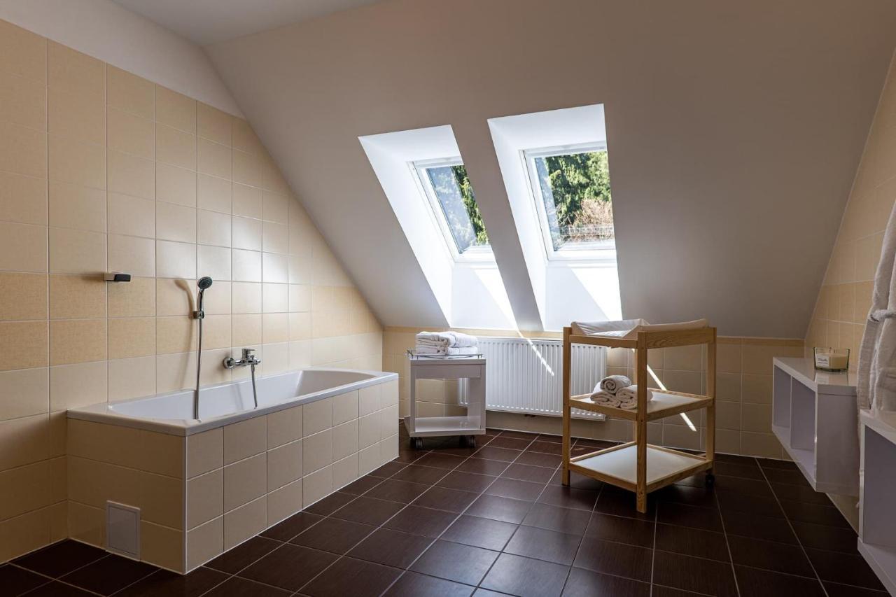 Hotel Wellness Pod Kycmolem